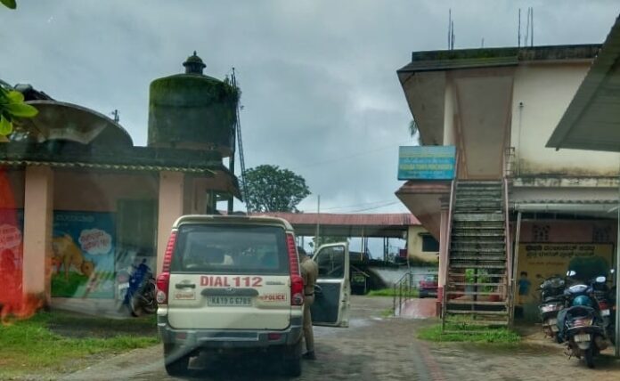 Kadaba Pattana Panchayat office 112 police visit outsourced employee issue