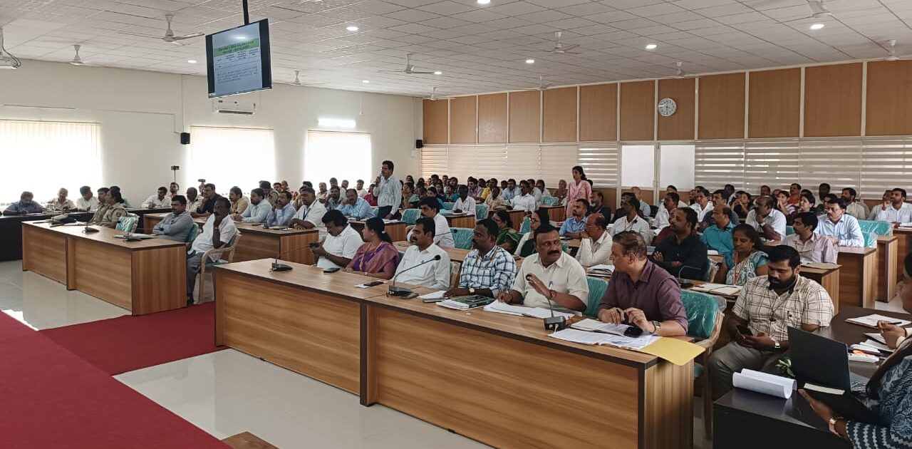 Kadaba Taluk Panchayat UT Khader Bhagirathi Murulya Disaster Management Review Meeting