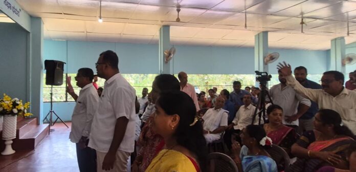 Bilinele agriculture cooperative society AGM meeting commotion as members object to president stopping media video recording Kadaba