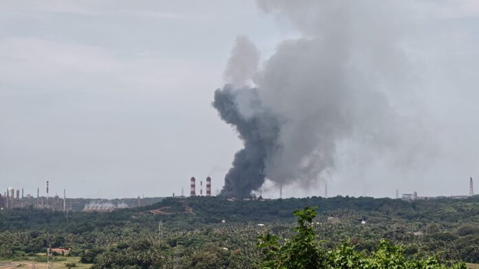Mangalore MRPL refinery CHTU unit blast and fire accident DC Darshan HV and Police Commissioner Sudheer Kumar Reddy visit site