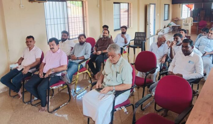Savanuru grama panchayat fish market annual auction at Kumaradhara hall Mohammed Haneef Parladka wins bid