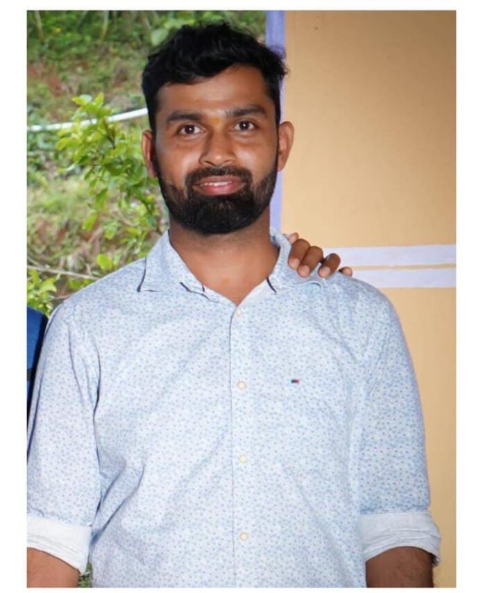 Kadaba Devachalla Village Assistant Deepak commits suicide at Edamangala Pulikukku home