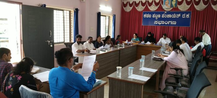 Kadaba Town Panchayat meeting decides to issue demand notice and demolish illegal building at APMC yard